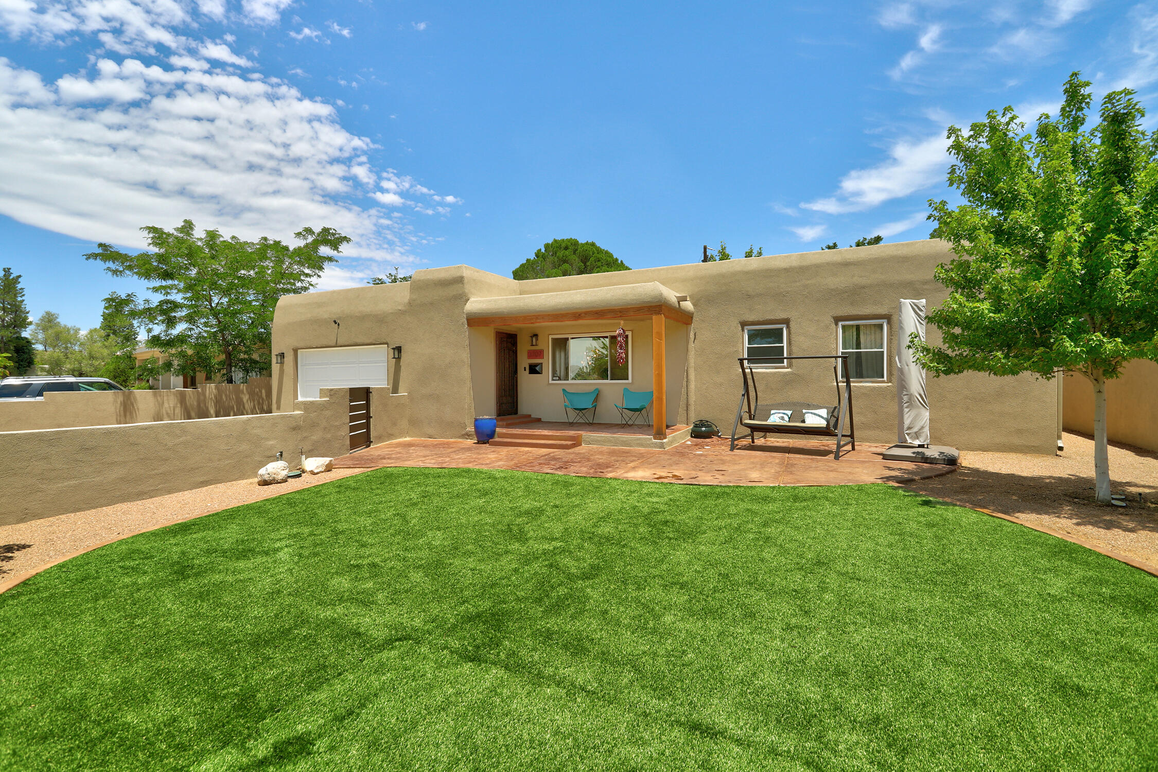 LA Hacienda Dr, Albuquerque, NM 87110