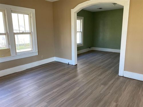 110 S 6th St, Cyril, OK, 73029-6501 | Card Image