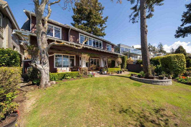 14732 Upper Roper Avenue, House other with 4 bedrooms, 3 bathrooms and 3 parking in White Rock BC | Image 2