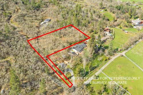 2083 Knowles Rd, Medford, OR, 97501-8501 | Card Image