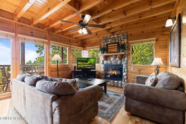 1851 Starr St, House other with 2 bedrooms, 2 bathrooms and null parking in Sevierville TN | Image 4