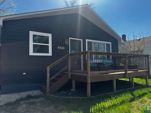 611 E 3rd St Street, Bridgewater, SD, 57319 | Card Image