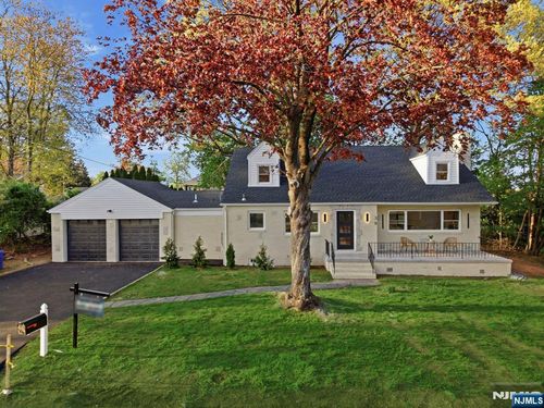30 Birch St, Emerson, NJ, 07630-1126 | Card Image