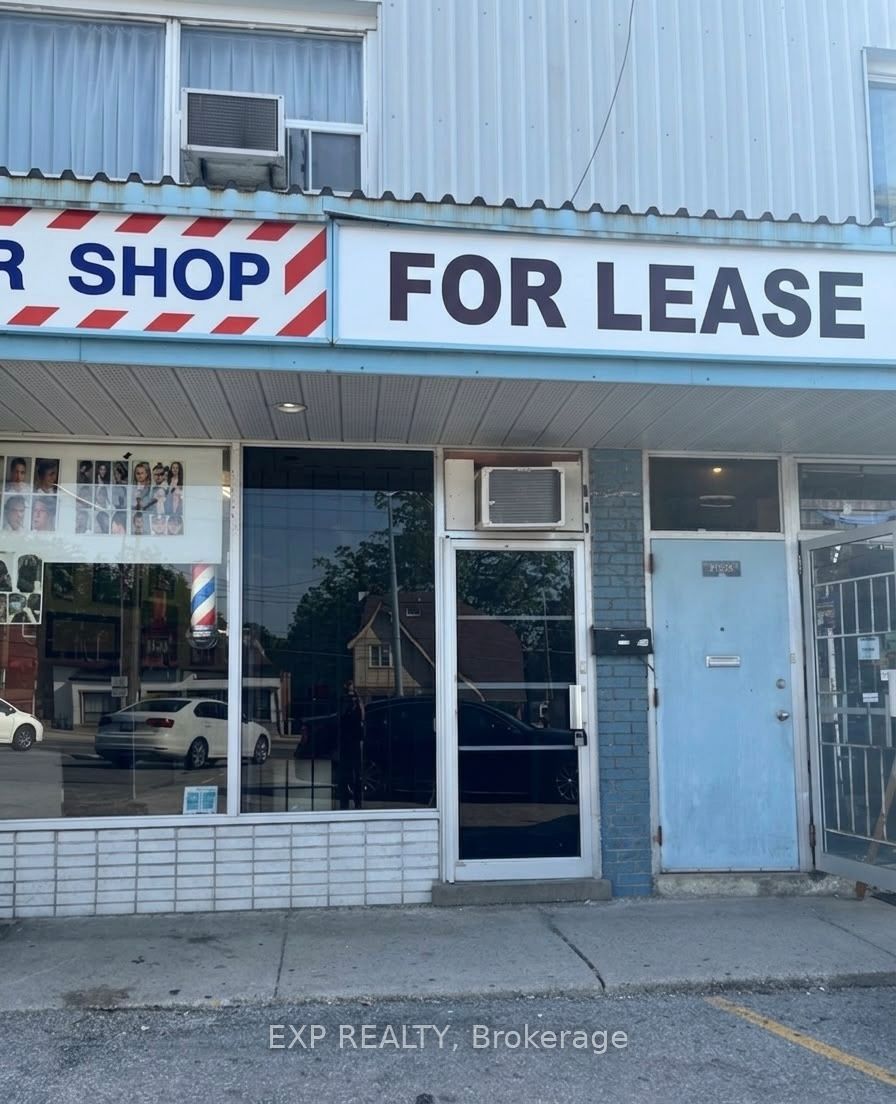 Commercial Lease in Toronto W04