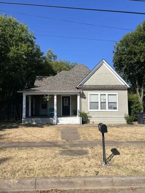 509 N Buffalo Ave, Cleburne, TX, 76033-3820 | Card Image