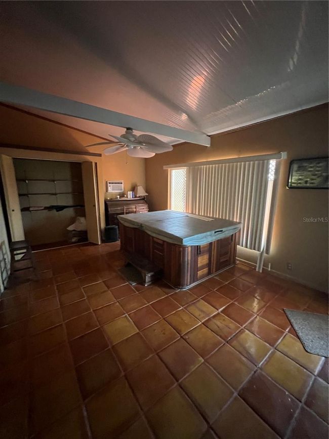 Enclosed FL room | Image 15