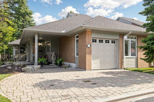 13 Christina Falls Way, Markham, ON, L6E1B4 | Card Image