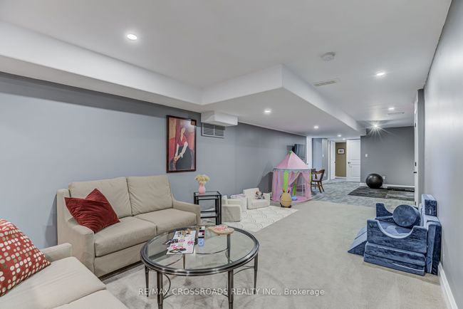 89 Gentlebreeze Dr, House other with 4 bedrooms, 4 bathrooms and 16 parking in Plainfield ON | Image 38