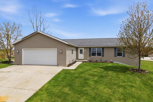 3207 School St, Sheboygan Falls, WI, 53085 | Card Image