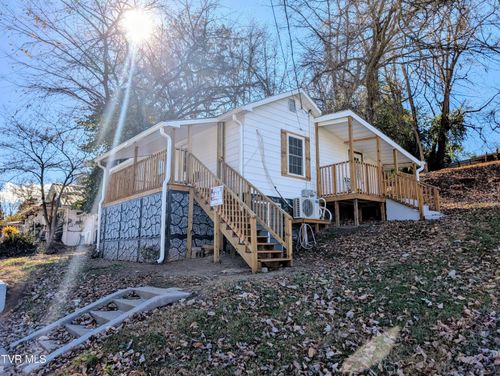 701 Well St, Elizabethton, TN, 37643-4341 | Card Image