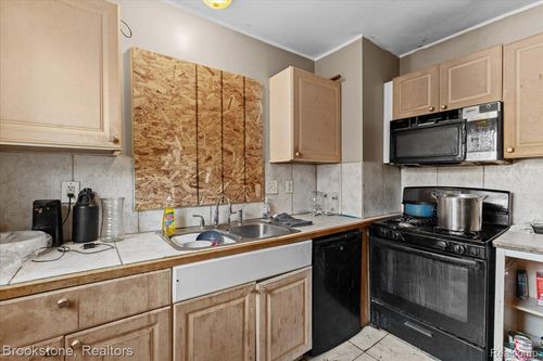 16524 Pierson St, Detroit, MI, 48219-3965 | Card Image