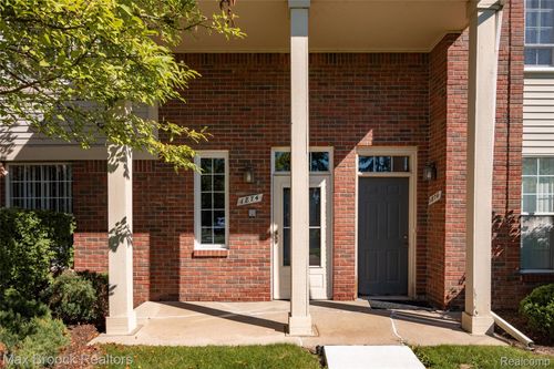 1874 Flagstone Cir, Rochester, MI, 48307-6095 | Card Image