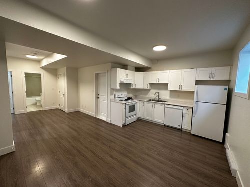 3575 Brownlee Ave, Coquitlam, BC, V3E0M5 | Card Image