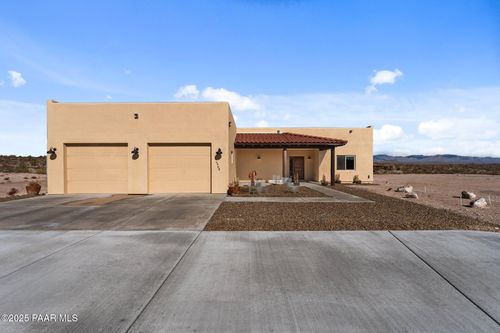 4950 Black Mountain Rd, Wickenburg, AZ, 85390 | Card Image