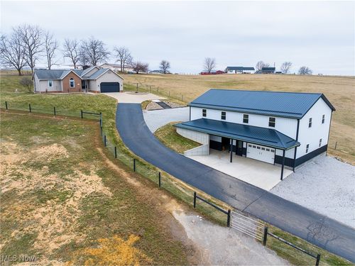 15225 Dover Rd, Dalton, OH, 44618-9143 | Card Image