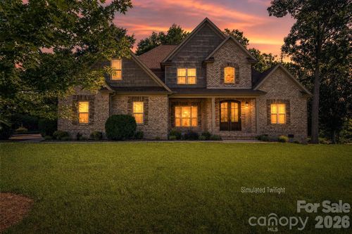 708 Players Ridge Rd, Hickory, NC, 28601-8858 | Card Image