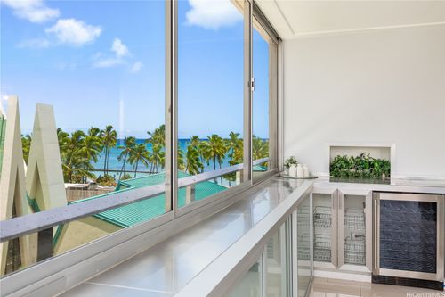 504-2500 Kalakaua Ave, Honolulu, HI, 96815-3601 | Card Image