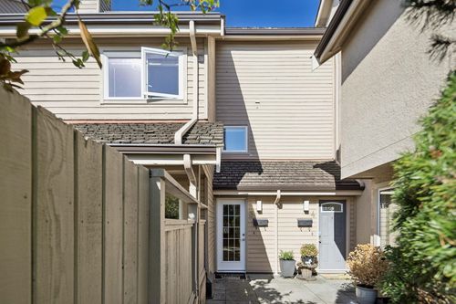 3-230 W 15th Street, North Vancouver, BC, V7M1S2 | Card Image