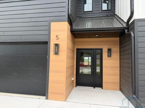 5 E Duke St., Vermillion, SD, 57069 | Card Image