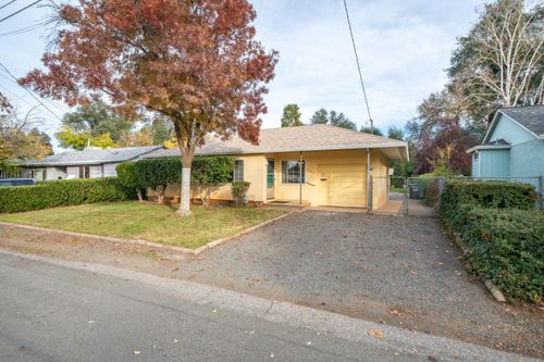 1209 C St, Redding, CA, 96002-2612 | Card Image