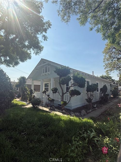 1270 W 19th St, Long Beach, CA, 90810-4101 | Card Image