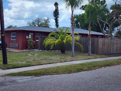 3050 8th St, SARASOTA, FL, 34237-3604 | Card Image