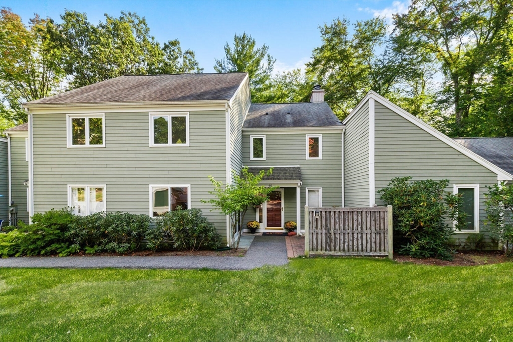 Fifer Ln, Lexington, MA 02420