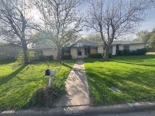 237 Palm Dr, Marlin, TX, 76661-2026 | Card Image
