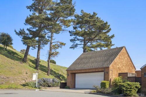 100 Milland Dr, Mill Valley, CA, 94941-4911 | Card Image