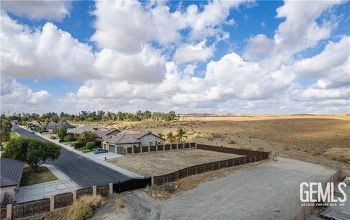 10672 Titanium Ave, Taft, CA, 93268 | Card Image