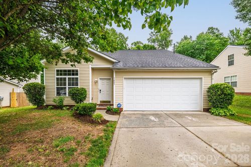 1423 Quail St, Charlotte, NC, 28214-8107 | Card Image