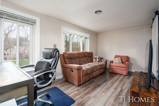 23-web-or-mls-2215 Maguire-18 | Image 13