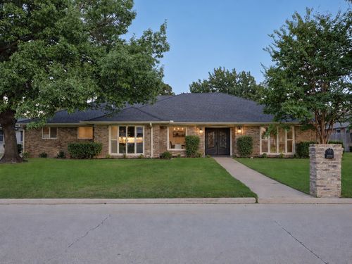 110 Oakmont Dr, Trophy Club, TX, 76262-5470 | Card Image