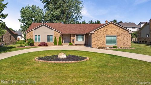 6709 Brookeshire Dr, West Bloomfield, MI, 48322-2727 | Card Image