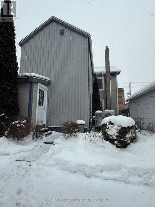 28 James St E, Brockville, ON, K6V1K2 | Card Image