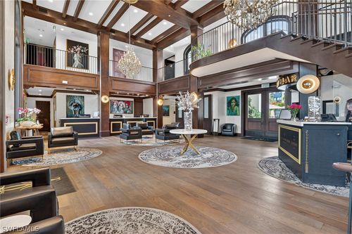 114-221 9th St S, NAPLES, FL, 34102-6258 | Card Image