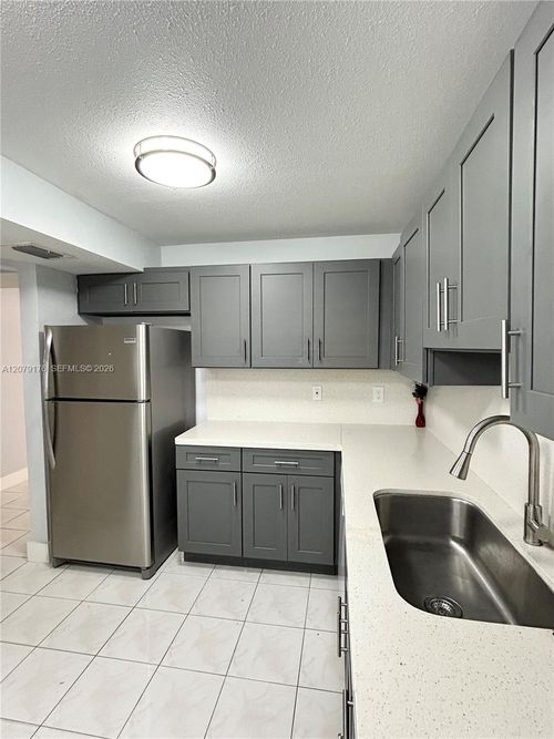 g110-3253 Foxcroft Road, Miramar, FL, 33025 | Card Image