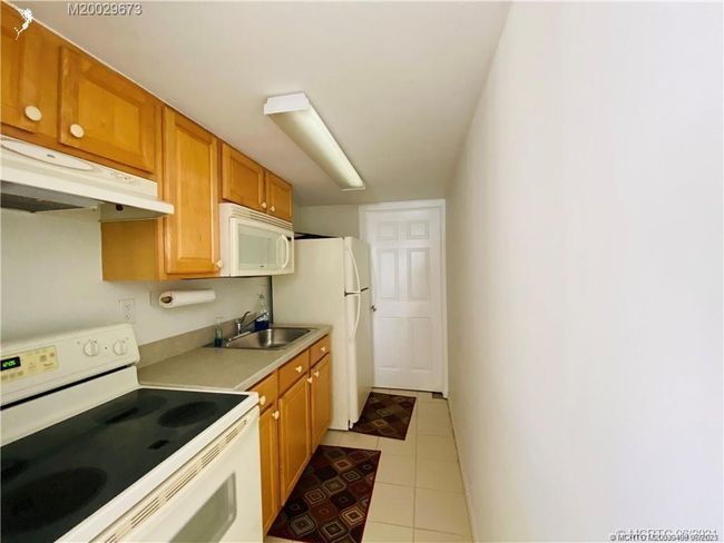 APT-401 - 10044 Ocean Dr, Condo with 3 bedrooms, 2 bathrooms and null parking in Jensen Beach FL | Image 74