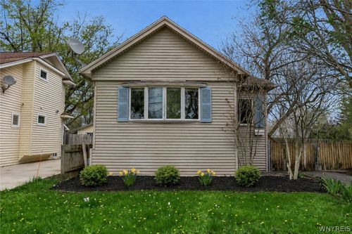 79 Lind Ave, West Seneca, NY, 14224-2701 | Card Image