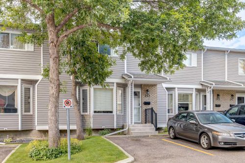 245 Cedarwood Park Sw, Calgary, AB, T2W6H7 | Card Image