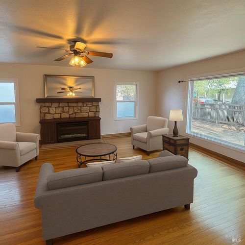 1231 Stevenson St, Calistoga, CA, 94515-1343 | Card Image