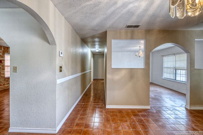 1390 Windmill Rd, House other with 2 bedrooms, 2 bathrooms and null parking in Uvalde TX | Image 11