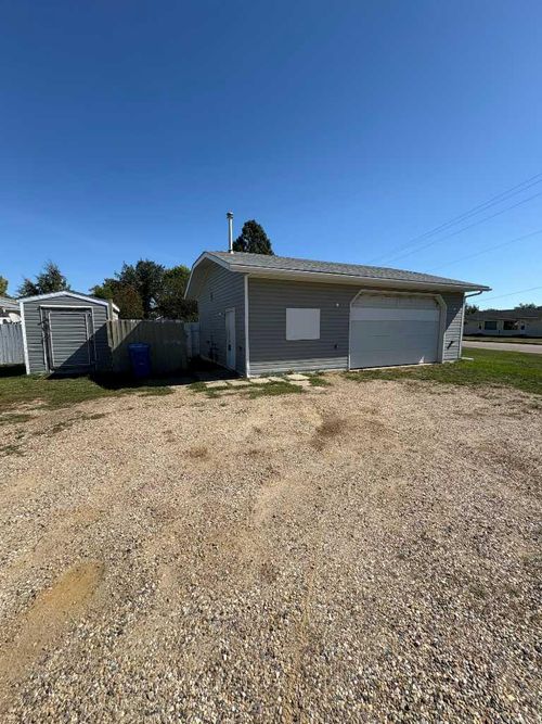 4819 52 Ave, Grimshaw, AB, T0H1W0 | Card Image