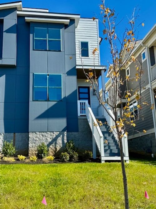 a-2110 11th Ave N, Nashville, TN, 37208-1105 | Card Image