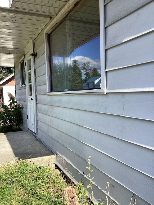 11 Laurentian St, House other with 4 bedrooms, 1 bathrooms and 2 parking in Deep River ON | Image 6