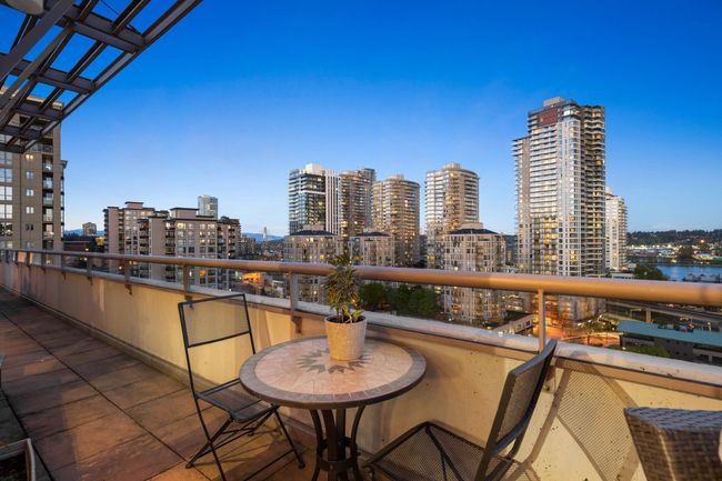 PH2 - 98 Tenth Street, Condo with 3 bedrooms, 2 bathrooms and 1 parking in New Westminster BC | Image 31