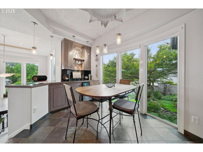 1276 Nw Meadows Dr, House other with 4 bedrooms, 3 bathrooms and 3 parking in McMinnville OR | Image 11