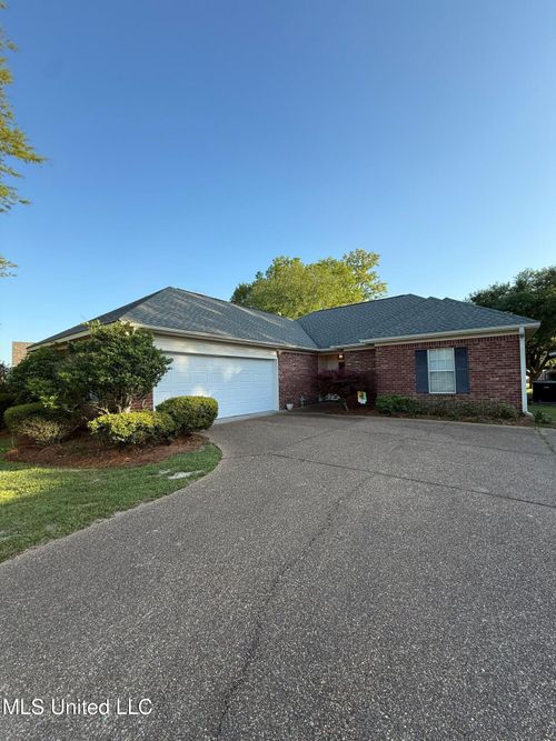5306 Gardens Way, Byram, MS, 39272-6414 | Card Image