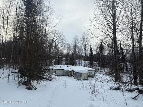 24574 Park Dr, Chugiak, AK, 99567-6225 | Card Image