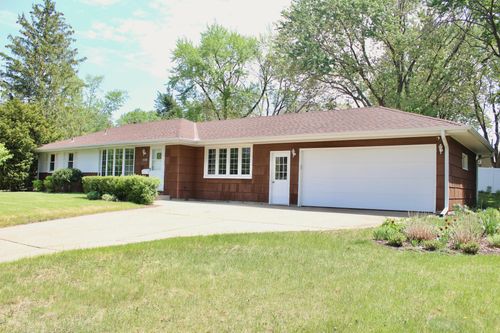 11201 Ewing Ave S, Bloomington, MN, 55431-3850 | Card Image